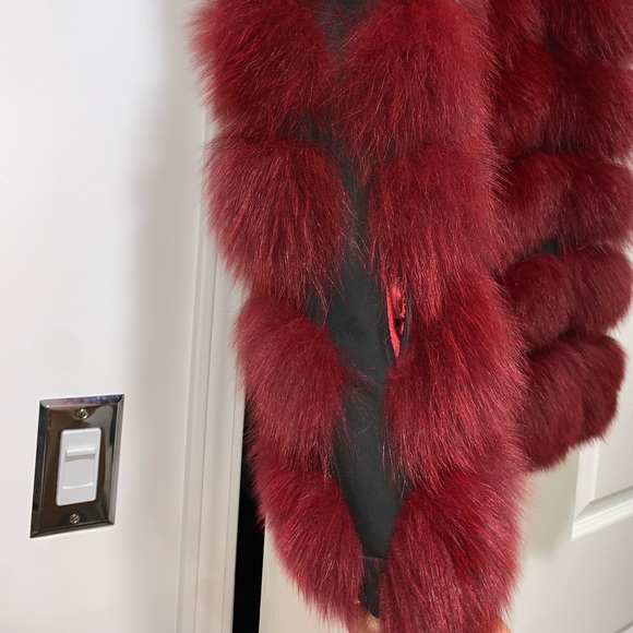 Red Wine Genuine Fox Fur Geometric Pelt Vest - Picture 7 of 13